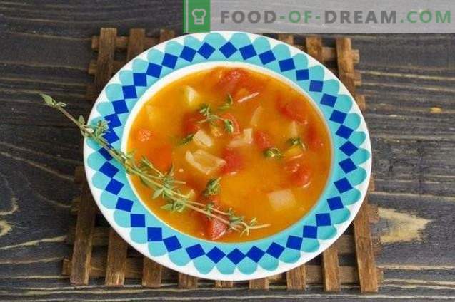 Супа од домати со пиперки и мајчина душичка
