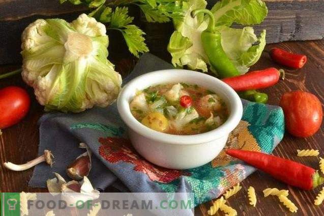 Vegetarian soup with cauliflower