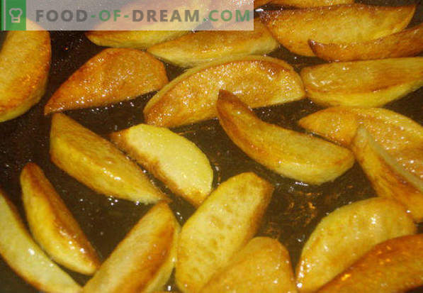 Kā cept kartupeļus pannā ar zelta garozu, sīpoliem, gaļu, sēnēm