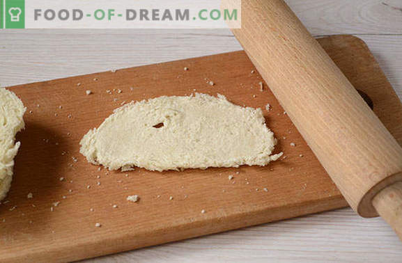 Ātrās maizes ruļļi ar desu un sieru. Tas jūs neesat mēģinājis!