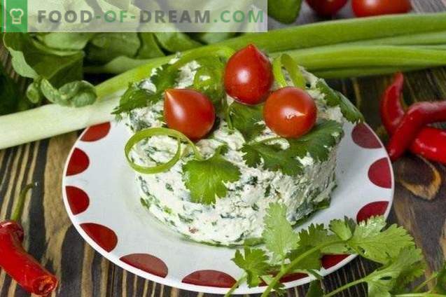 Salāti ar biezpienu, spinātiem un cilantro