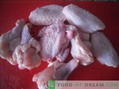Kā pagatavot gardus vistas spārnus krāsnī ar sojas mērci