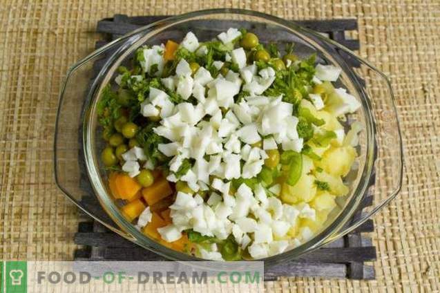 Salat mit geräucherter Hühnerbrust und Gemüse