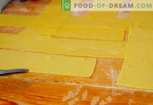Lasagna mīkla - pareizās receptes. Kā ātri un garšīgi pagatavot mīklu lasagnai.