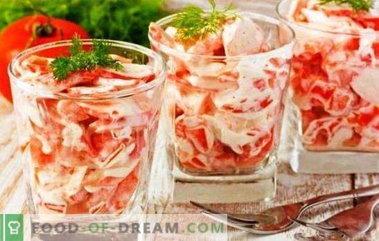 Salāti ar krabju nūjiņām, tomātiem un sieru - lieliska garša! Receptes dažādiem salātiem ar krabju nūjiņām, tomātiem un sieru