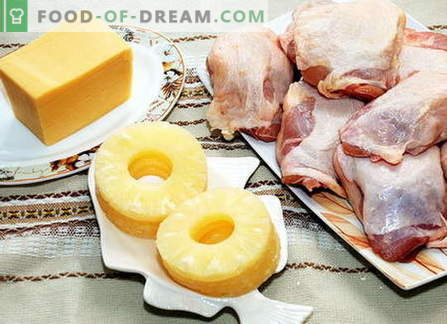 Vistas gaļa ar sieru: salāti un cālis cepta cepeškrāsnī.