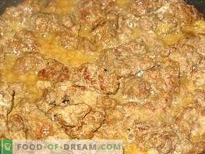 Beef liver stewed in sour cream